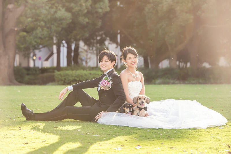 新郎新婦と愛犬とのショット