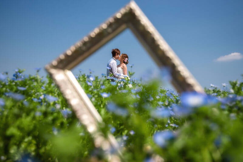 フォトフレームの中の新郎新婦