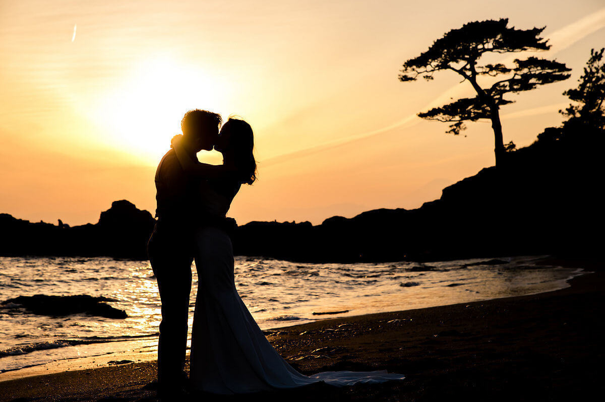 シルエットのカップル