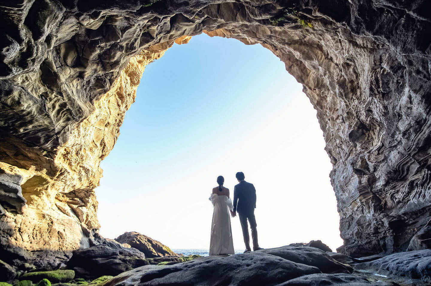 新郎新婦の後ろ姿