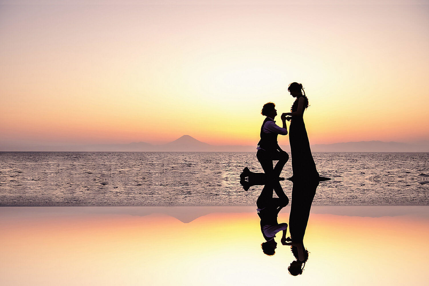 富士山をバックにプロポーズ