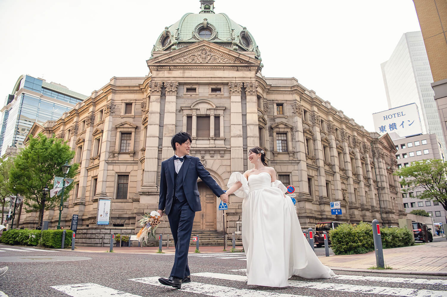 街中でのウェディングフォト