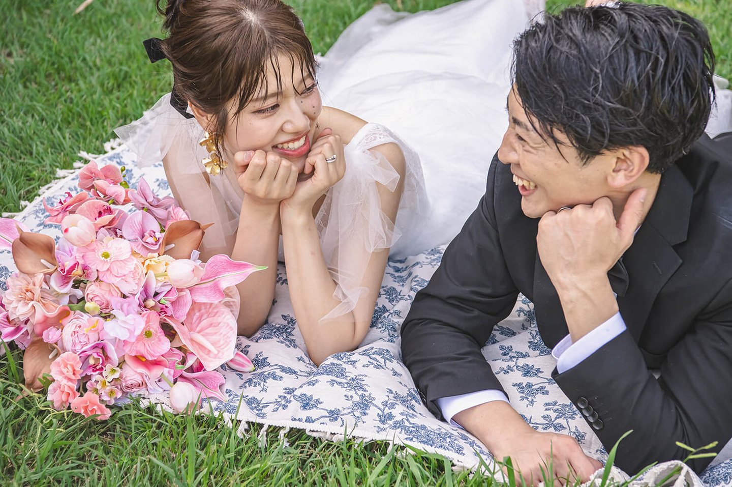 芝生エリアでピクニック風